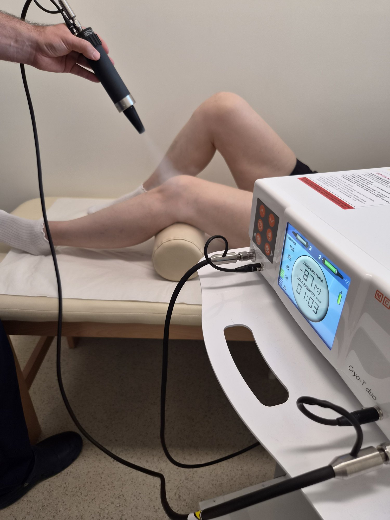 Krioterapia miejscowa CO2 na kolanie, CRYO-T Duo